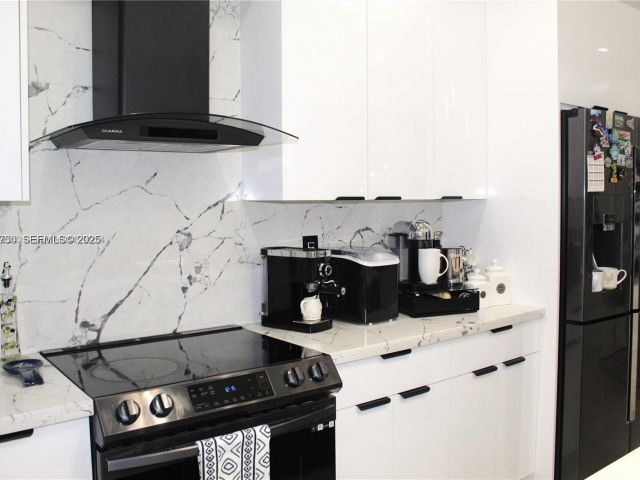 3-bedroom home for sale in Homestead - 1209 NE 32nd Ave - MondialRealty