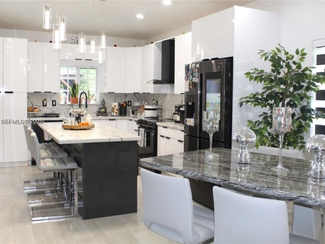 3-bedroom home for sale in Homestead - 1209 NE 32nd Ave - MondialRealty