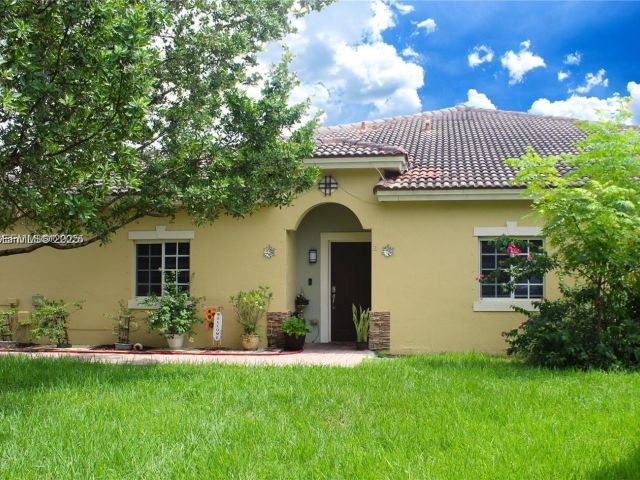 3-bedroom home for sale in Homestead - 1209 NE 32nd Ave - MondialRealty