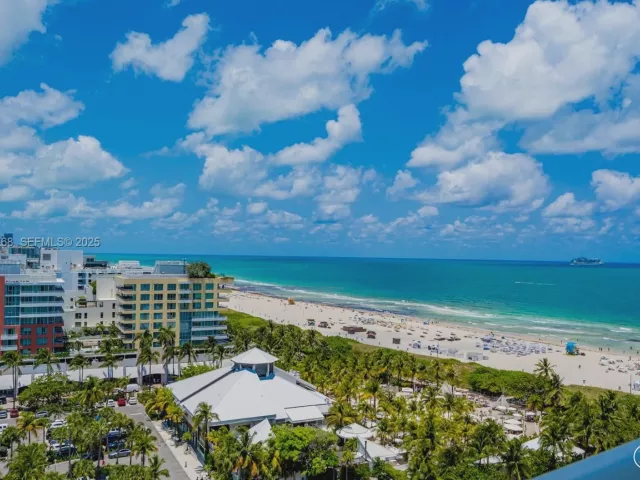 2-bedroom condo for rent in Miami Beach - 50 S Pointe Dr 1506 - MondialRealty