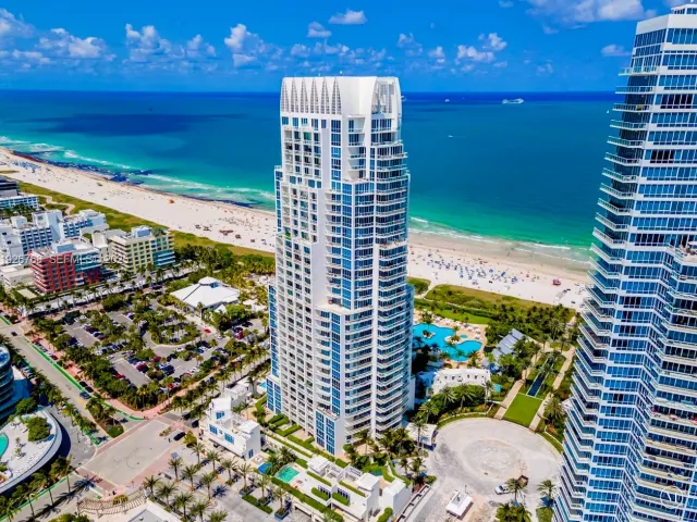 2-bedroom condo for rent in Miami Beach - 50 S Pointe Dr 1506 - MondialRealty