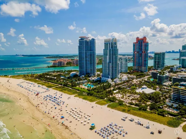 2-bedroom condo for rent in Miami Beach - 50 S Pointe Dr 1506 - MondialRealty