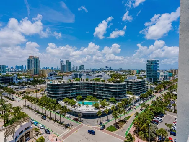 2-bedroom condo for rent in Miami Beach - 50 S Pointe Dr 1506 - MondialRealty