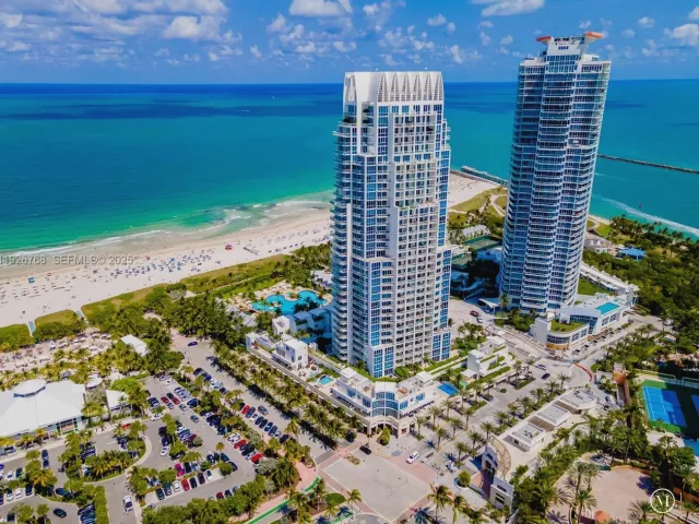 2-bedroom condo for rent in Miami Beach - 50 S Pointe Dr 1506 - MondialRealty