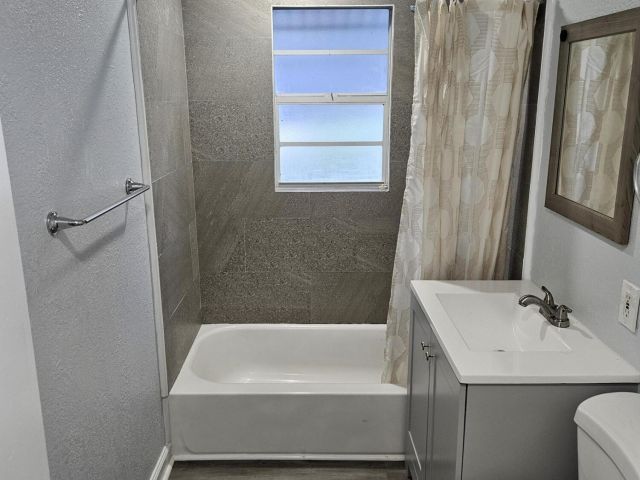 Home for sale at 239 NW 6th Avenue - photo 6888057