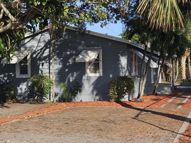 Home for sale at 239 NW 6th Avenue - photo 6888063