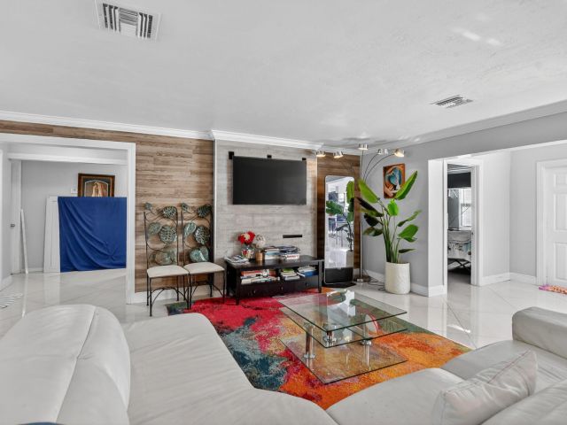 Home for sale at 256 SW 11th Place - photo 6894746