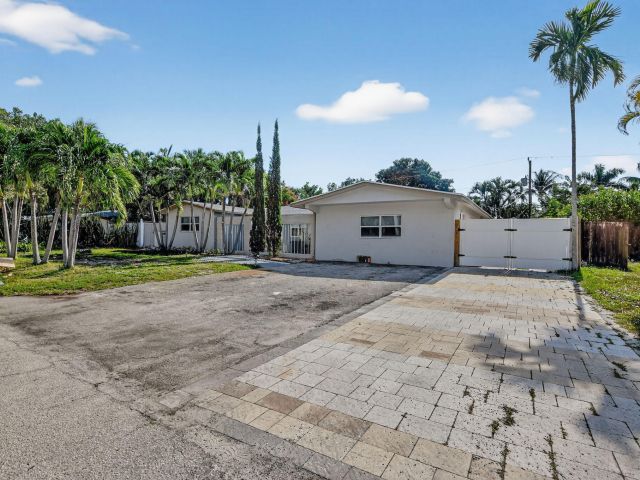 Home for sale at 256 SW 11th Place - photo 6894754