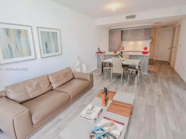 1-bedroom condo for sale in Miami - 801 S Miami Ave 3108 - MondialRealty
