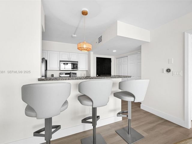 Apartment for rent  Unit #1908 - photo 7511503