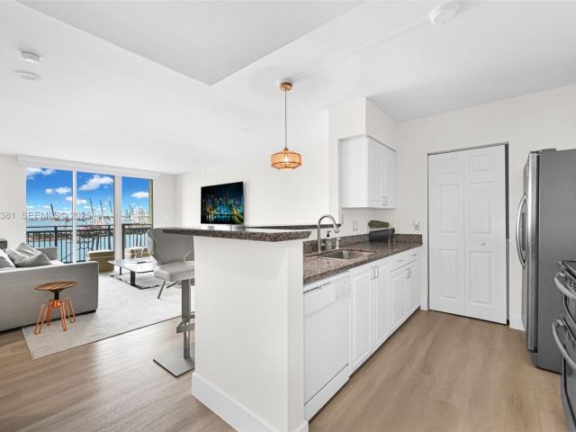 Apartment for rent  Unit #1908 - photo 7511505