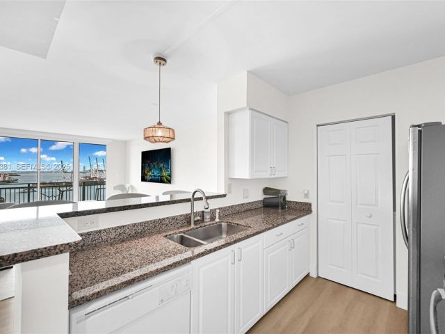 Apartment for rent  Unit #1908 - photo 7511506