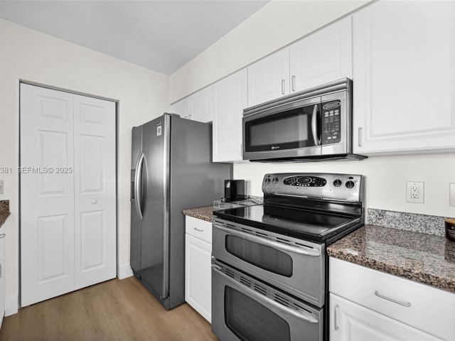 Apartment for rent  Unit #1908 - photo 7511507