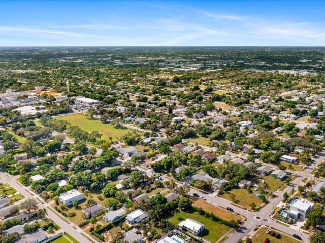 Home for sale at 212 SW 2nd Avenue - photo 6879597