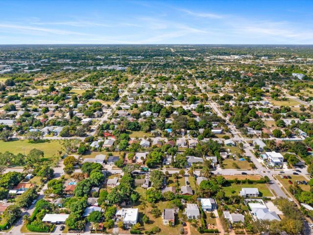 Home for sale at 212 SW 2nd Avenue - photo 6879600