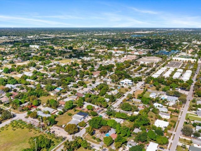 Home for sale at 212 SW 2nd Avenue - photo 6879602