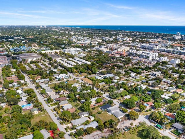 Home for sale at 212 SW 2nd Avenue - photo 6879604