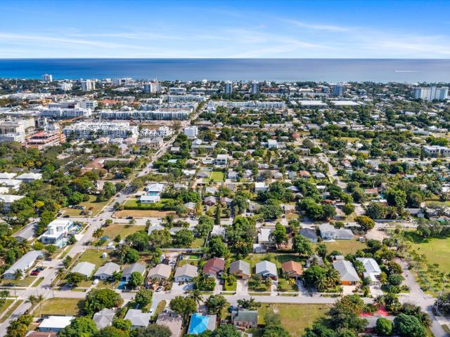 Home for sale at 212 SW 2nd Avenue - photo 6879606