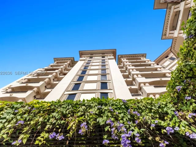 3-bedroom condo for sale in Miami Beach - 6800 Fisher Island Dr 6842 - MondialRealty
