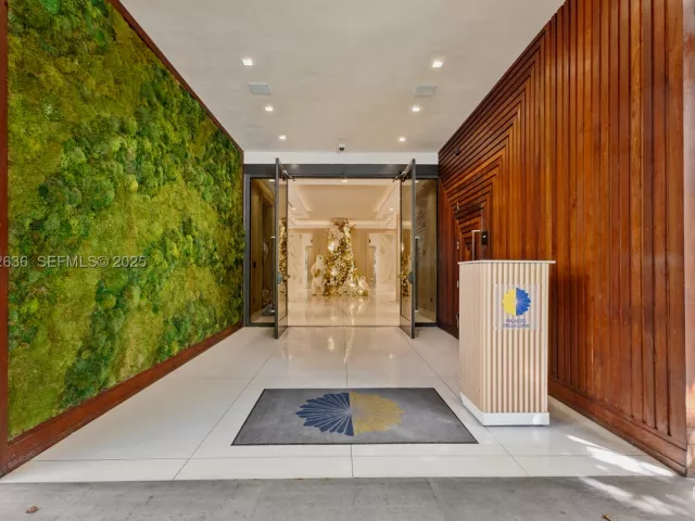 3-bedroom condo for sale in Miami Beach - 6800 Fisher Island Dr 6842 - MondialRealty