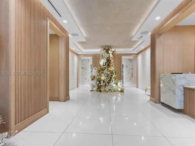 3-bedroom condo for sale in Miami Beach - 6800 Fisher Island Dr 6842 - MondialRealty