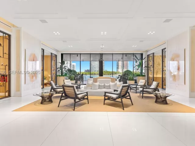 3-bedroom condo for sale in Miami Beach - 6800 Fisher Island Dr 6842 - MondialRealty