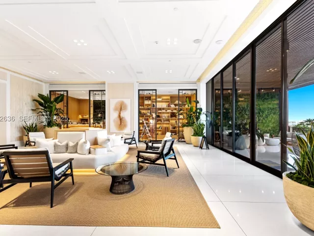 3-bedroom condo for sale in Miami Beach - 6800 Fisher Island Dr 6842 - MondialRealty