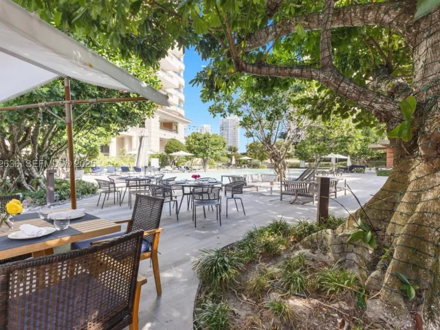 3-bedroom condo for sale in Miami Beach - 6800 Fisher Island Dr 6842 - MondialRealty