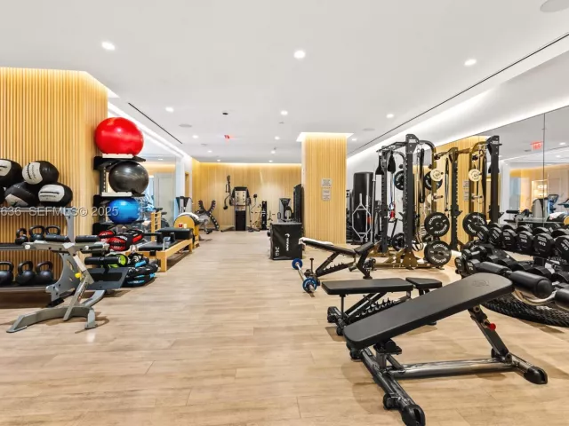 3-bedroom condo for sale in Miami Beach - 6800 Fisher Island Dr 6842 - MondialRealty