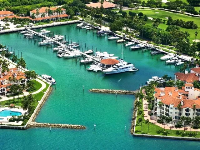 3-bedroom condo for sale in Miami Beach - 6800 Fisher Island Dr 6842 - MondialRealty