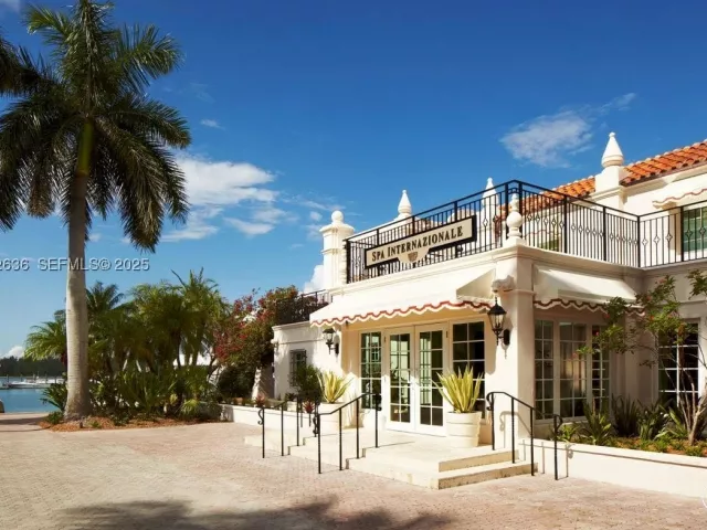 3-bedroom condo for sale in Miami Beach - 6800 Fisher Island Dr 6842 - MondialRealty