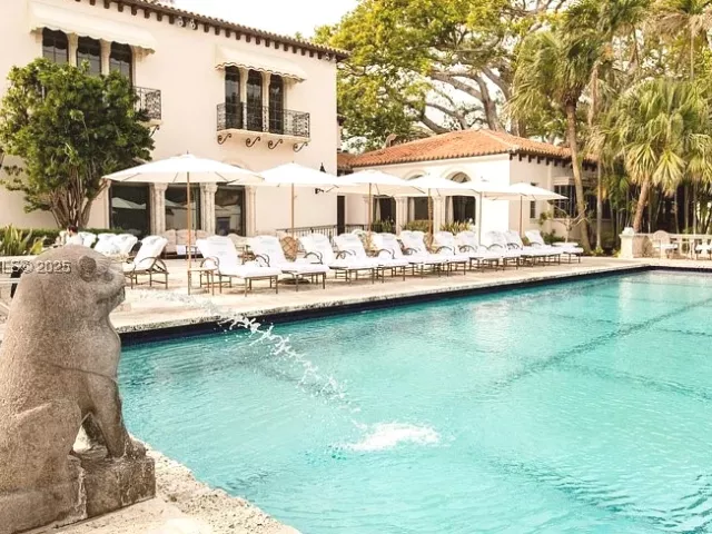 3-bedroom condo for sale in Miami Beach - 6800 Fisher Island Dr 6842 - MondialRealty