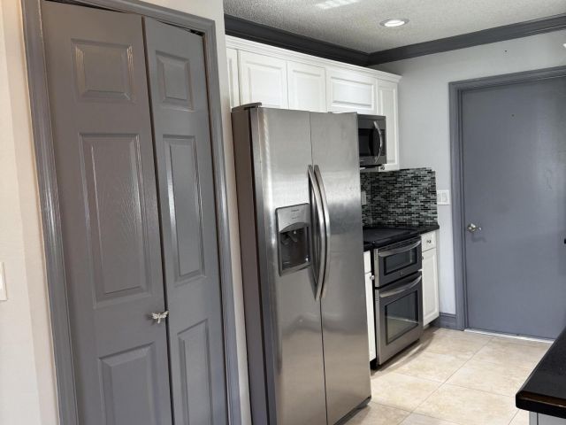 Home for rent at 21583 Villa Nova Drive - photo 6895087