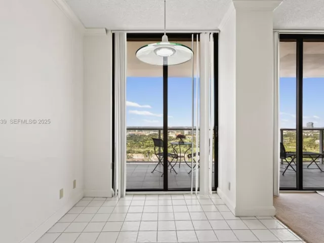 2-bedroom condo for sale in Aventura - 19500 Turnberry Way 26-C - MondialRealty