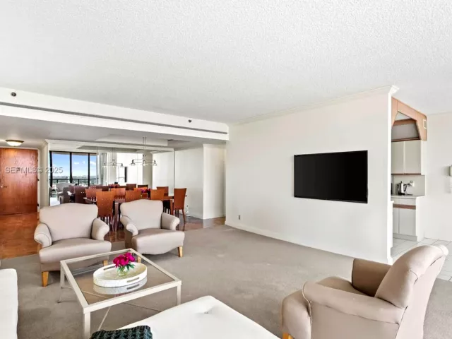 2-bedroom condo for sale in Aventura - 19500 Turnberry Way 26-C - MondialRealty