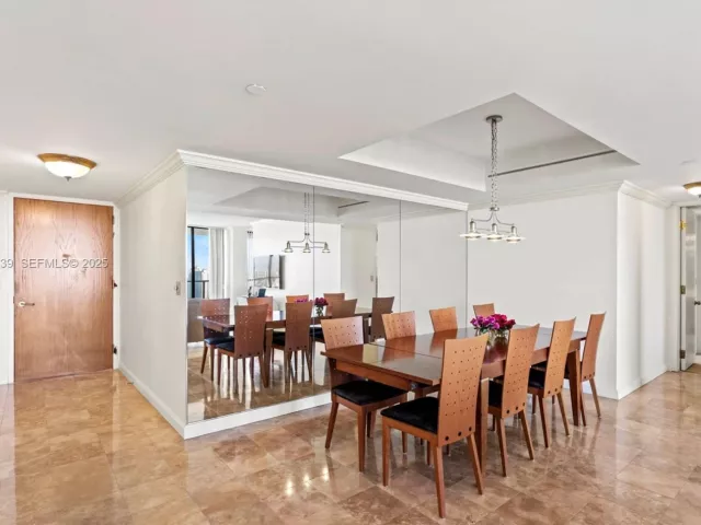 2-bedroom condo for sale in Aventura - 19500 Turnberry Way 26-C - MondialRealty