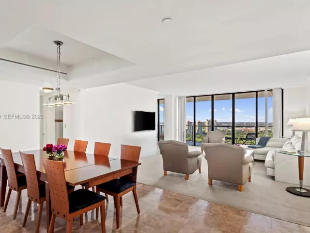 2-bedroom condo for sale in Aventura - 19500 Turnberry Way 26-C - MondialRealty