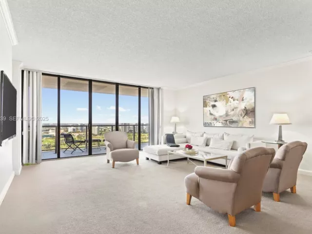 2-bedroom condo for sale in Aventura - 19500 Turnberry Way 26-C - MondialRealty