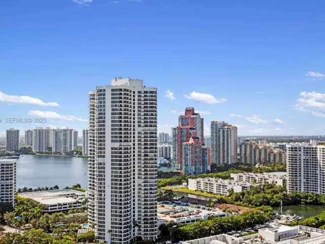 2-bedroom condo for sale in Aventura - 19500 Turnberry Way 26-C - MondialRealty