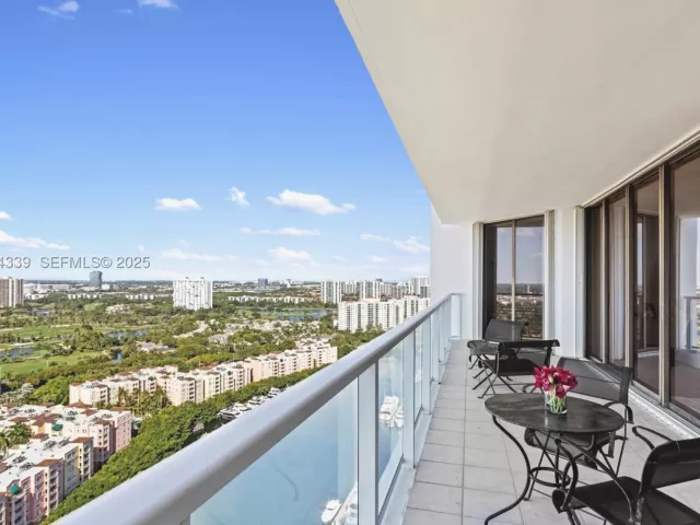 2-bedroom condo for sale in Aventura - 19500 Turnberry Way 26-C - MondialRealty