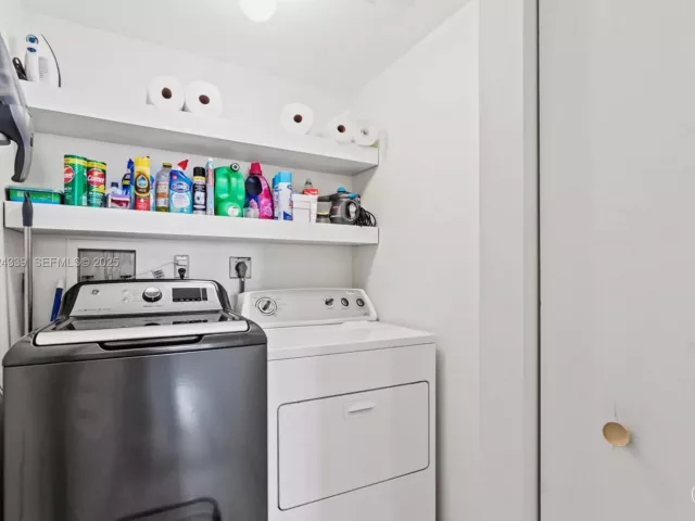 2-bedroom condo for sale in Aventura - 19500 Turnberry Way 26-C - MondialRealty