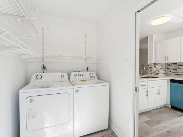 Home for rent at 377 NW 2nd Way - photo 6884249