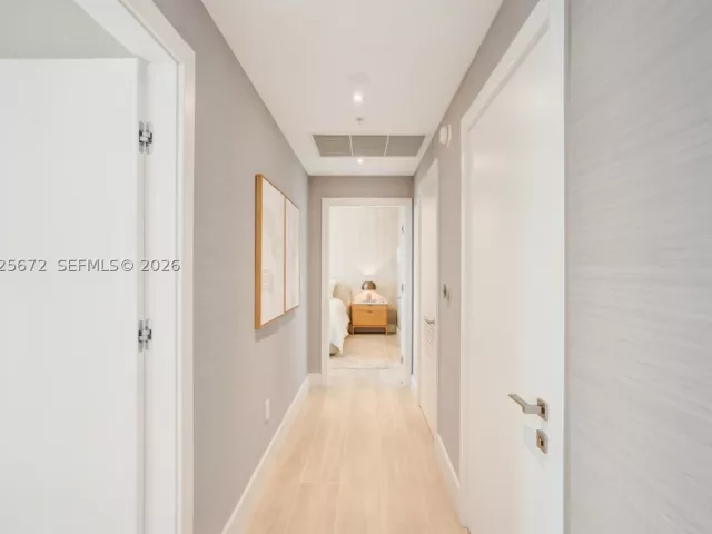3-bedroom condo for rent in Miami - 31 SE 5th St 3921 - MondialRealty