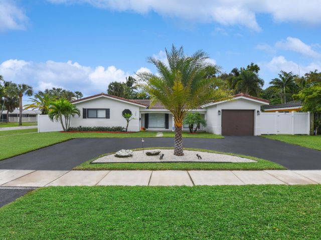 Home for rent at 700 SW 4th Street - photo 6898723