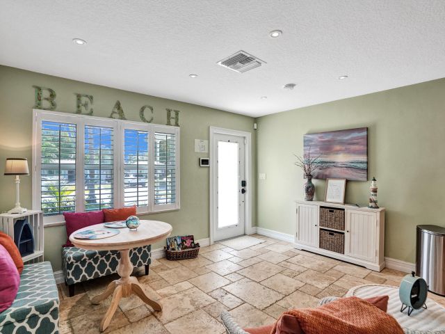 Home for rent at 1433 NE 27th Street - photo 6893490