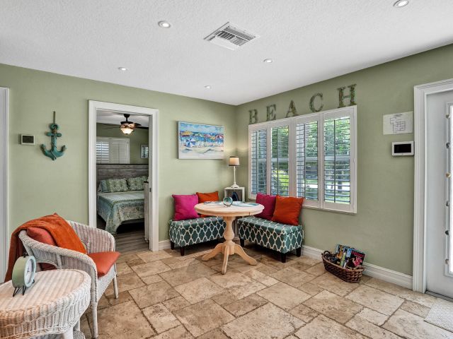 Home for rent at 1433 NE 27th Street - photo 6893493