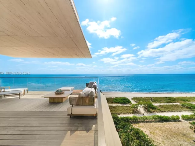 3-bedroom condo for sale in Surfside - 8955 Collins Ave 702 - MondialRealty