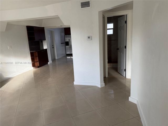 3-bedroom home for sale in Hollywood - 501 S 61st Ter - MondialRealty