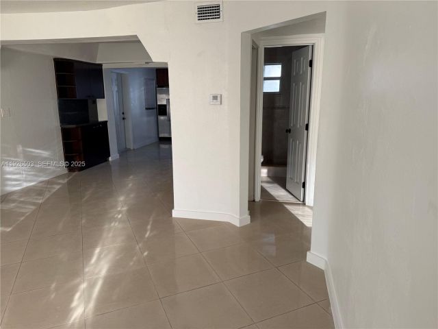 3-bedroom home for sale in Hollywood - 501 S 61st Ter - MondialRealty