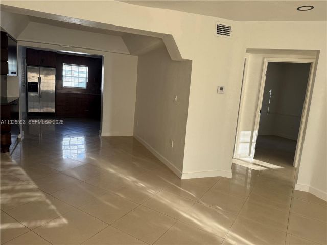 3-bedroom home for sale in Hollywood - 501 S 61st Ter - MondialRealty